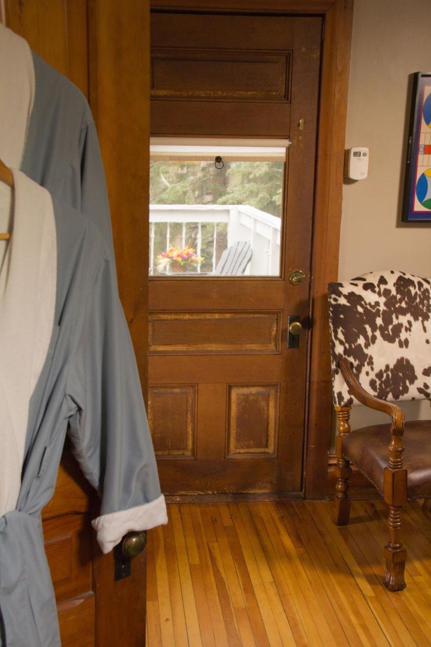 Pinehurst Inn Bed & Breakfast Bayfield Extérieur photo