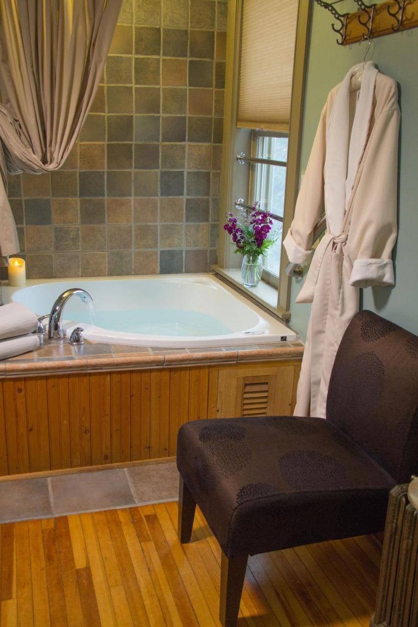 Pinehurst Inn Bed & Breakfast Bayfield Extérieur photo