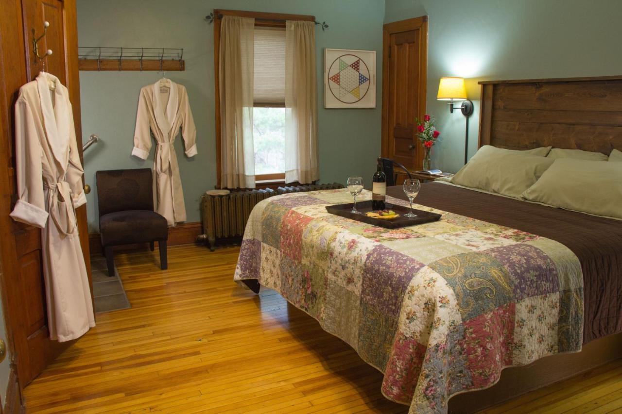 Pinehurst Inn Bed & Breakfast Bayfield Extérieur photo